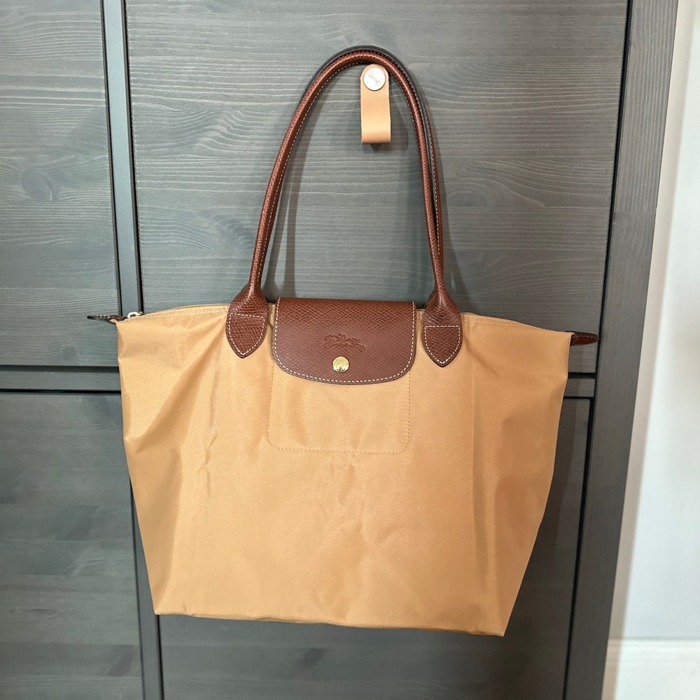 Longchamp le pliage medium.